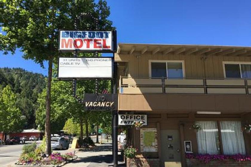 Bigfoot Motel Willow Creek Экстерьер фото